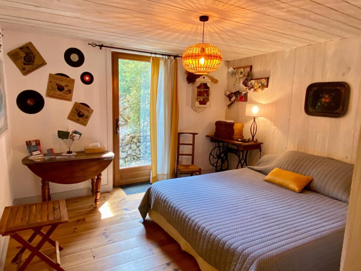 BnB à la Carte Viols-en-Laval Esterno foto